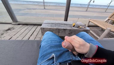 Risky Wank at the Beach
