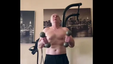 Jerking off and Gym