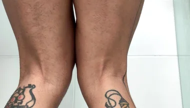 Giant Man Masturbates with His Big Cock and Shows His Ass and Feet.
