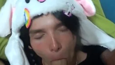 Lille Passiv Femboy Gav Far Et Sodt Blowjob