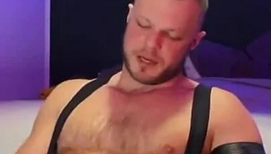 February Live Solo with a Guest Appearance From Rocco Steele!