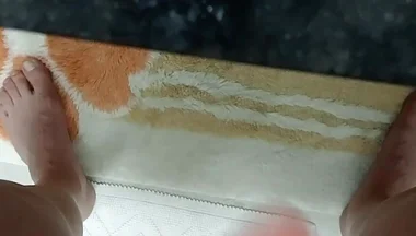Murray Yaman Masturbates Solo in the Bathroom Watching His Own Porn..