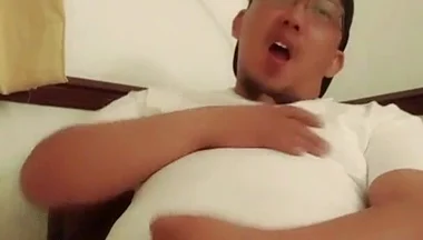 Solo Daddy Hard, Heavy, Hungry