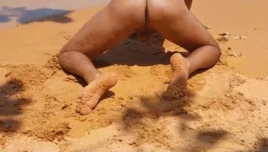 Ladysilva Showing off Her Hot Ass on the Beach Naked