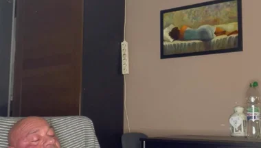Bodybuilder Jerk off Home
