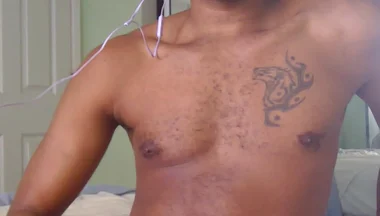 Kennie Jai Shows off on Cam