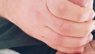 Guy Showed Bouncing Balls and Cummed on the Desk in the Office
