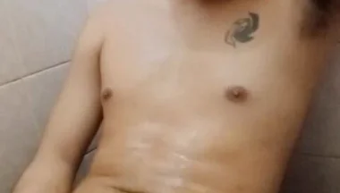 Horny Filipino Jerks off His Cock Until He Cums