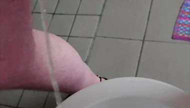 Nylonjunge Pisses on the Morning of New Year