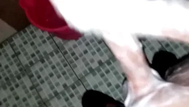 Handsome Guy Gets His Whole Body in a Scarf and Sends the Video to His Sugar Mamy