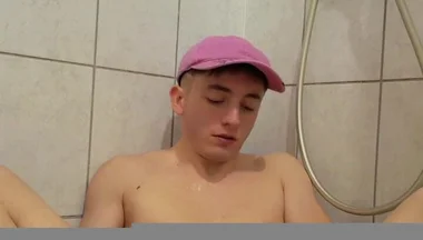 Young Twink Plays with His Piss and Jerks off