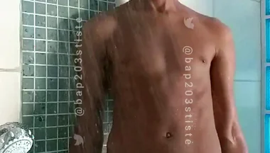 Slow Motion in the Shower