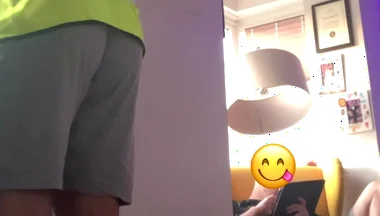 While Painting the Wall, I Got Horny and Wanked in Front of My Friend.
