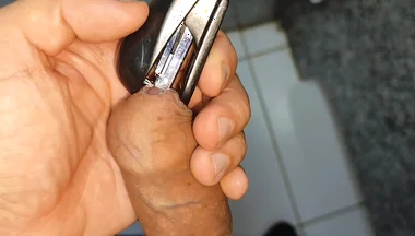 Super Glans Stapler in the Bathroom.