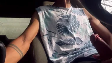 College Boy Masturbates in the Car Until He Cums