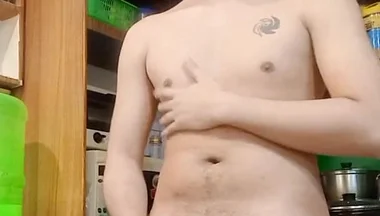 Pinoy Boy Enjoy Himself