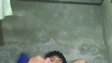 Pinoy Twink Hot Wankings: Get Ready for Huge Cumshots!