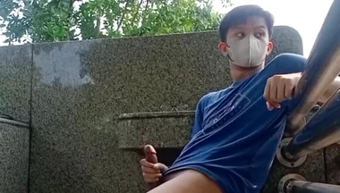 Aisa Young Twink Outdoor Jerk off and Cum