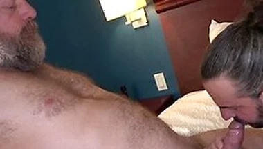 Bearded Ryan Roman Fucks Greg Gunn Hole