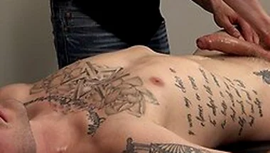 Masseur Bailey Wylde Jerks Off Muscular Andrew Delta
