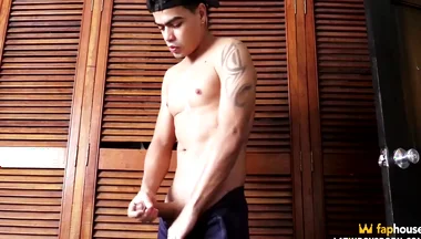 Mexican Papi Esteban Jerk Off
