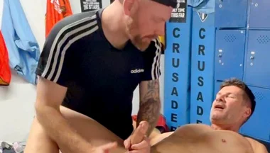 Tough Coach Studs Flexes Then Gets Breed by Ginger Gav X