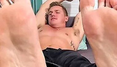 Hunks Show Off Their Feet For A Sucking And Tickling Session - Hayden Hunter