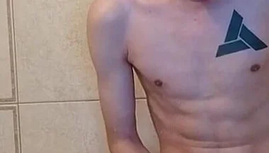 I Jerked off Well in the Shower