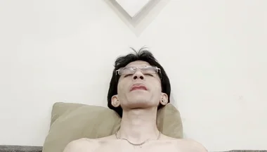 Cute Twink Love to Jerk His Big Dick!