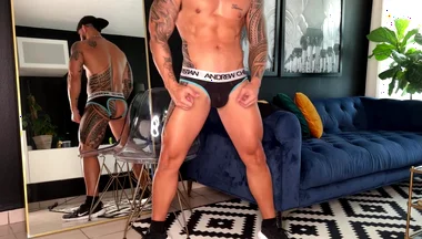 Pumping My Nipples Before Hit the Bars at the Gym Joan Ortiz / Ortizjona