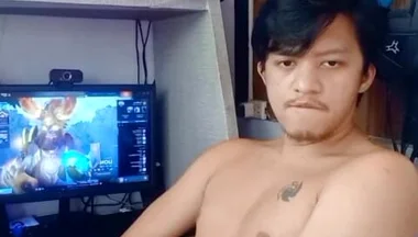 Hot Pinoy Boy Taste Himself
