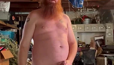 Redneck Needs to Piss!