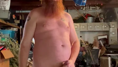 Redneck Needs to Piss!