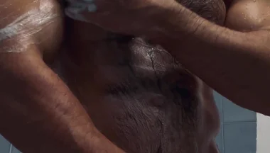 I Use Old Spice Shower Gel to Stay as Great