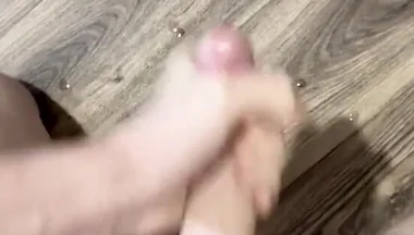 Twink - Long Cumshot. Horny Cumshot Explosion, Cum on the Floor, Hairy Legs, Arms and Hot Abs.