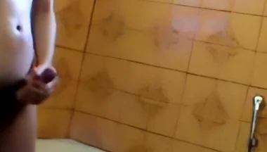 Jerking off After Coming Home From School When I Was 21