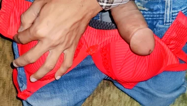Playing Handjob in to Girlfriend Bra Red