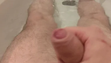 Handjob in the Bath