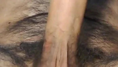 Gay with 20 Centimeter Penis, Gets a Lot of Milk