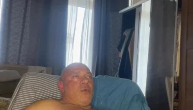 Mr Guru Wank Solo at Home. Bodybuilder Handjob
