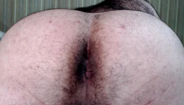 Bullmusclejoe Shows off His Arab Dark Brown Ass Crack