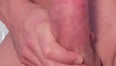 A Nice Handjob for a Nice Cumshot