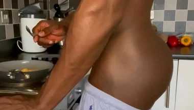 Very Daring Move Considering That I Was Frying! How’s Your Sunday? Cooking Here to Eat and Relax. Happy Sunday My Lovers