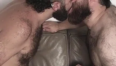 A Friendly Bear Fucks Better