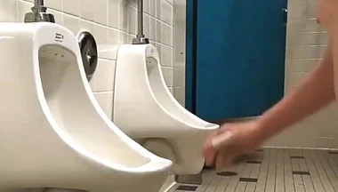 How to Properly Clean Public Toilets and Urinals