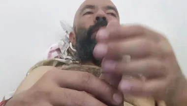 Solitary Caricia Ends in Pussy Cum Flood