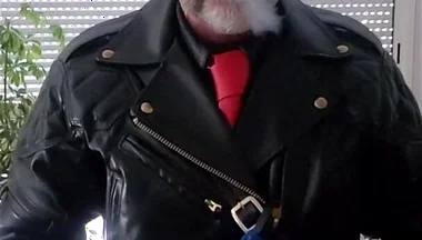 Red Tie in Full Langlitz