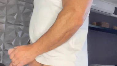 Mr Gur Sexy Bodybuilder Daddy Wank Solo Cum