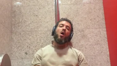 Jerking off in the Airport