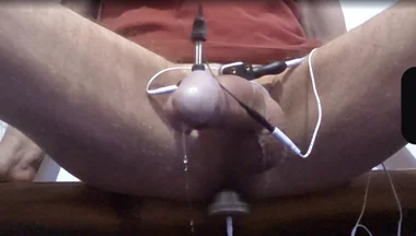 E-stim Dripping Orgasm